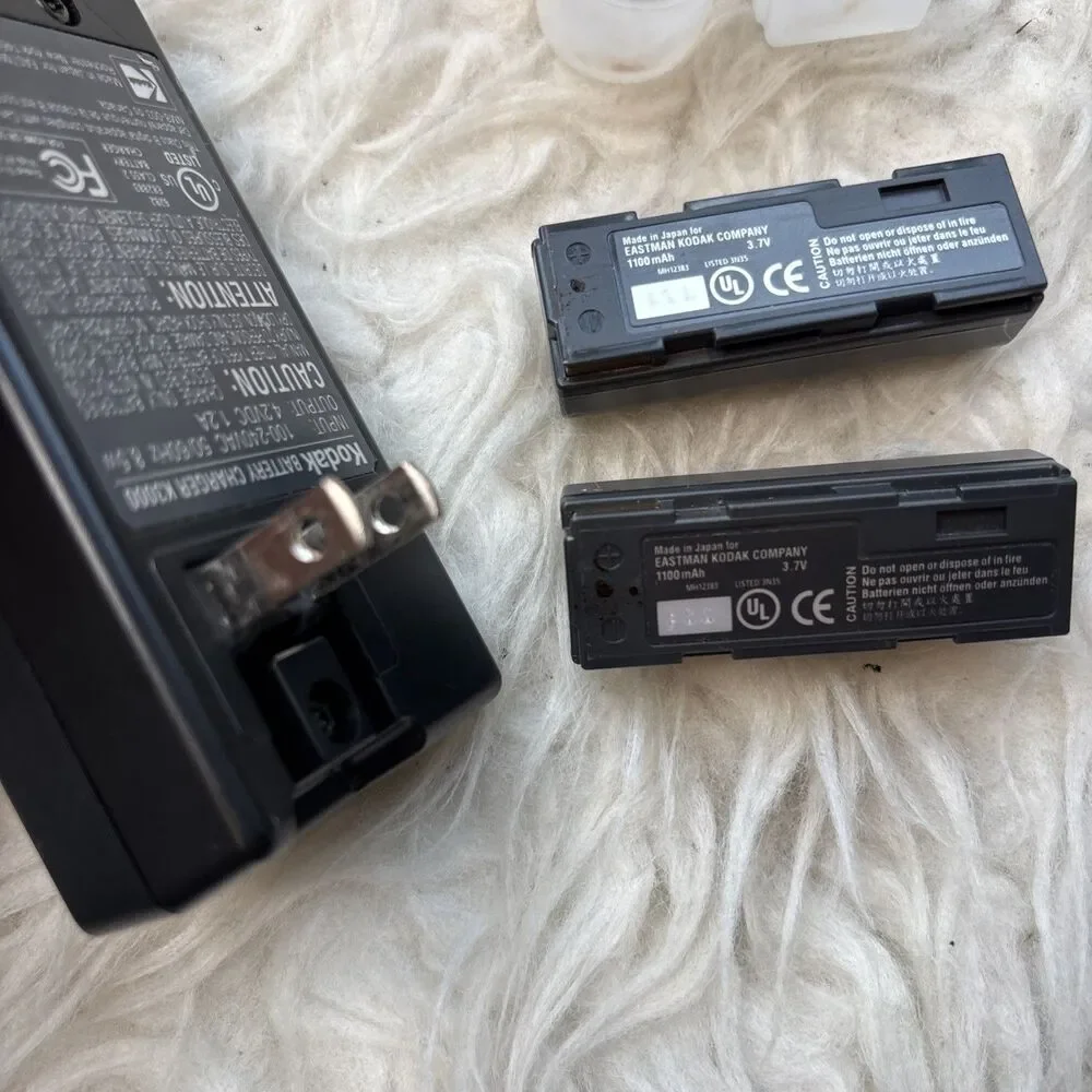 Kodak DC4800 Zoom Digital Camera 3.1MP Complete Kit Charger Batteries Case Works